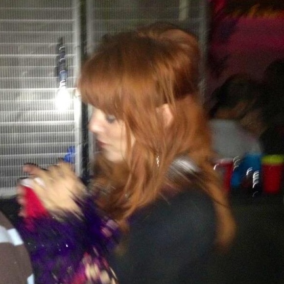 Profile Picture of Lara Perry (@elleohelleintx) on Poshmark