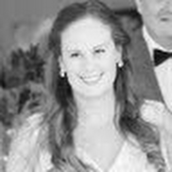 Profile Picture of Allie Smilowitz (@alliesmilowitz) on Poshmark