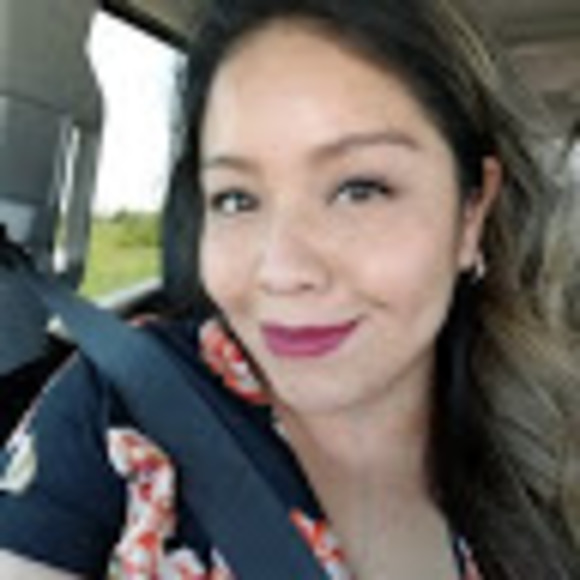 Profile Picture of Erica Melgoza (@ericamelgoza) on Poshmark