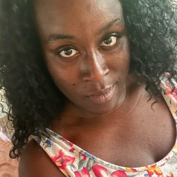 Profile Picture of Cynthia Howard (@cynthiahowar900) on Poshmark