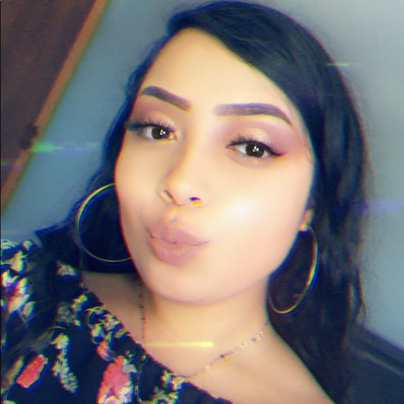 Profile Picture of Lupe Hernandez (@lupehernan) on Poshmark
