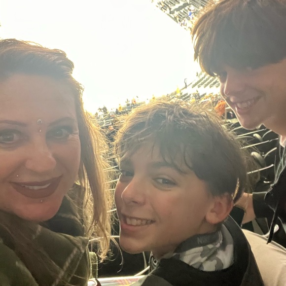 Profile Picture of Alexa Colombo (@alexasunnysky) on Poshmark