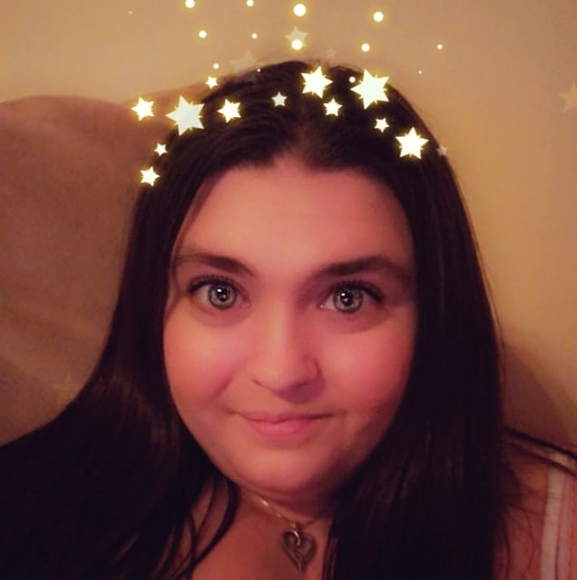 Profile Picture of Courtney Kniffen (@dixiebabi2007) on Poshmark