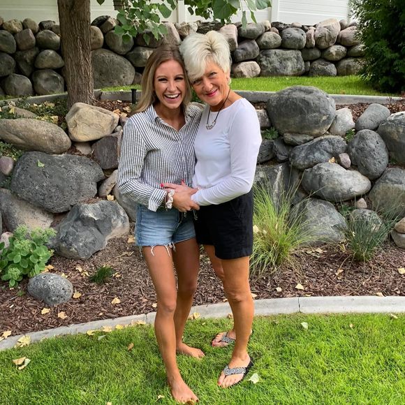 Profile Picture of Tonya Claspill (@tj55376) on Poshmark