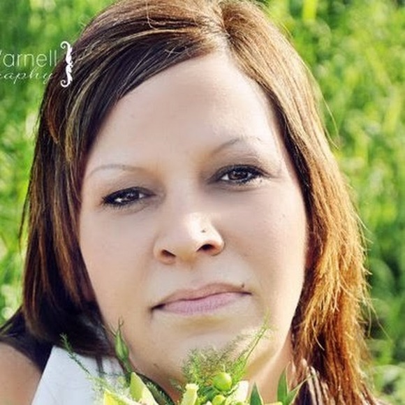 Profile Picture of Shelly Veitch (@sveitch2000) on Poshmark