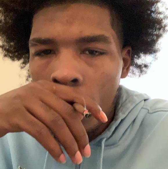 Profile Picture of Go Faster (@gomuflarenomi23) on Poshmark