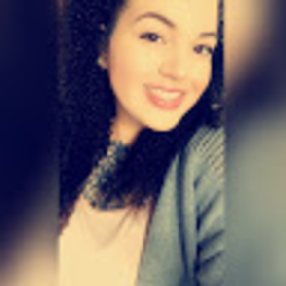 Profile Picture of Markasia Talbert (@markasiatalbert) on Poshmark