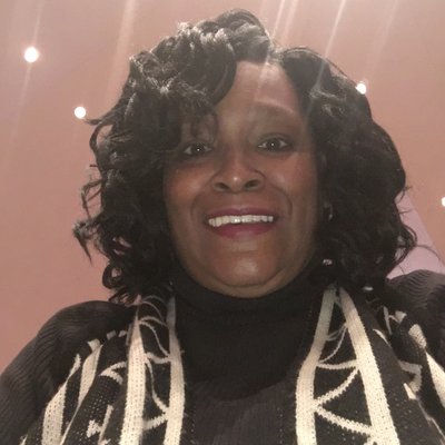 Profile Picture of Rochelle Crawford-Hurt (@CrawfordHurt) on Twitter