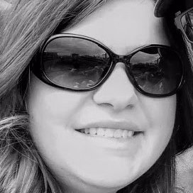 Profile Picture of Lisa Samples (@LuLaRoeSamples) on Twitter