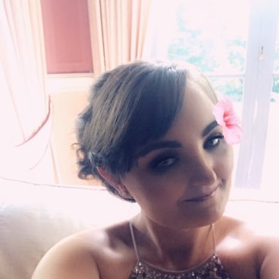 Profile Picture of Laura Dyer (@lauradyer80) on Twitter