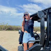 Profile Picture of Nicole Staios (@nicolestaios) on Youtube