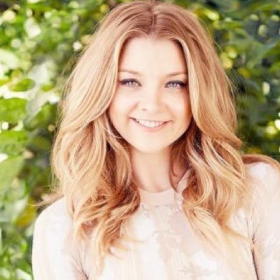 Profile Picture of Eloise Hayes. (@HeadInThcCloud) on Twitter