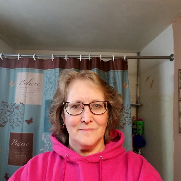 Profile Picture of Elaine Brooky (@brookyslady) on Poshmark