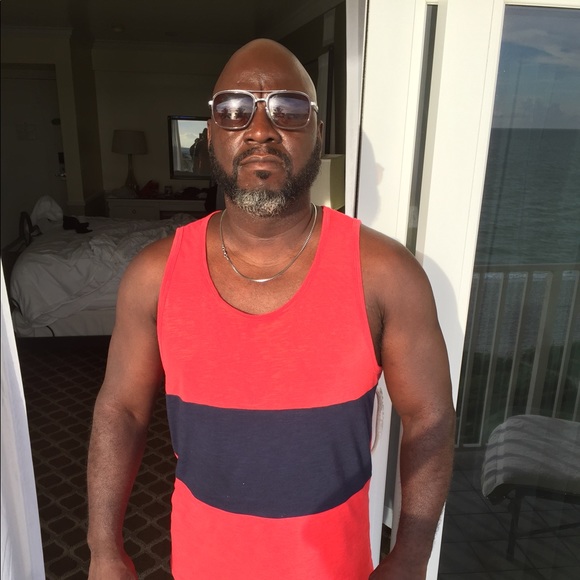 Profile Picture of Wiley Ross (@wross729) on Poshmark