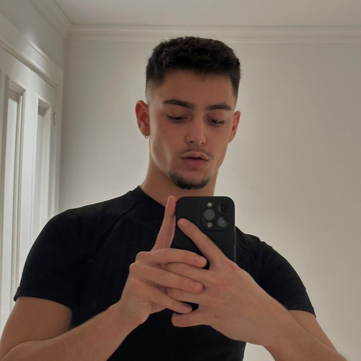Profile Picture of Aaron Vives (@aaronvives) on Tiktok