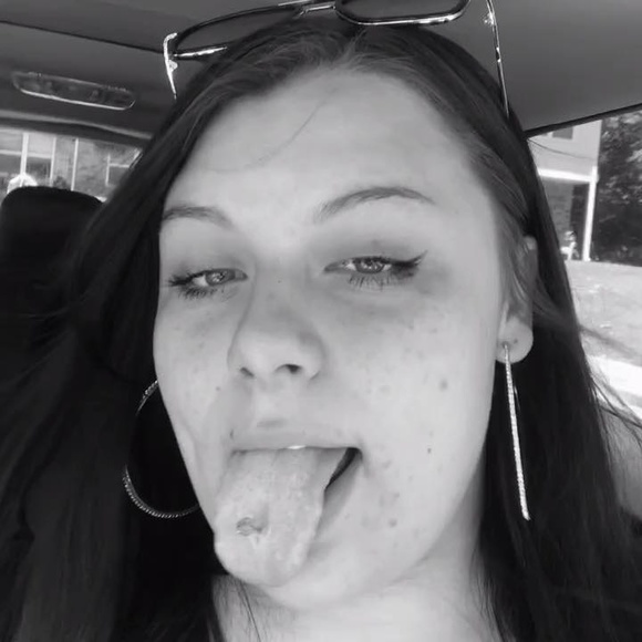 Profile Picture of Paula Gilmer (@paulagilmer) on Poshmark