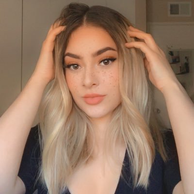 Profile Picture of Alejandra Rocha (@alerocha98) on Twitter