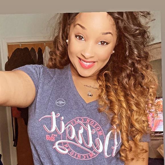 Profile Picture of Candice Renee (@candicerenee13) on Poshmark