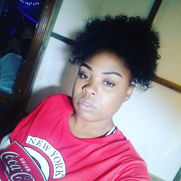 Profile Picture of Gayla Sulcer (@sulcergayla) on Poshmark