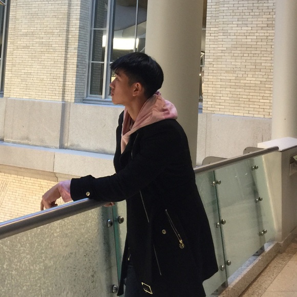 Profile Picture of Noah Zhuo (@pokezhuo) on Poshmark