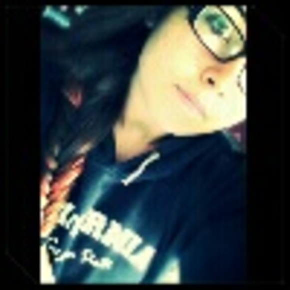 Lindsey Huffsmith - Poshmark Profile Picture of Lindsey Huffsmith (@lindseyduhbishh) on Poshmark