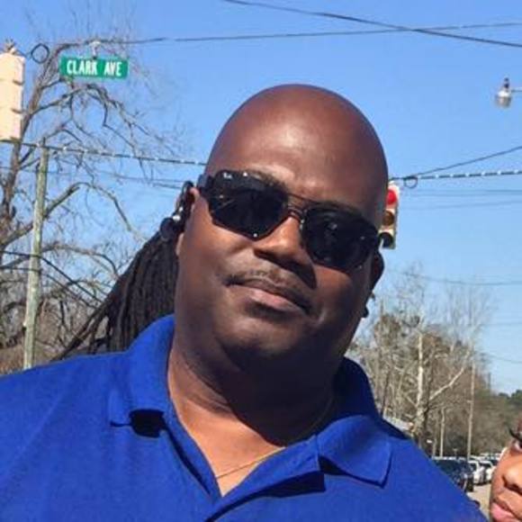 Profile Picture of Chris Ash (@cashkid71) on Poshmark