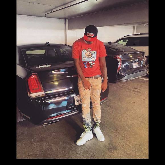 Profile Picture of Julio Jones (@juliofinesse214) on Poshmark