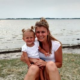 Profile Picture of Emily Bates (@MrsBates3rd) on Twitter