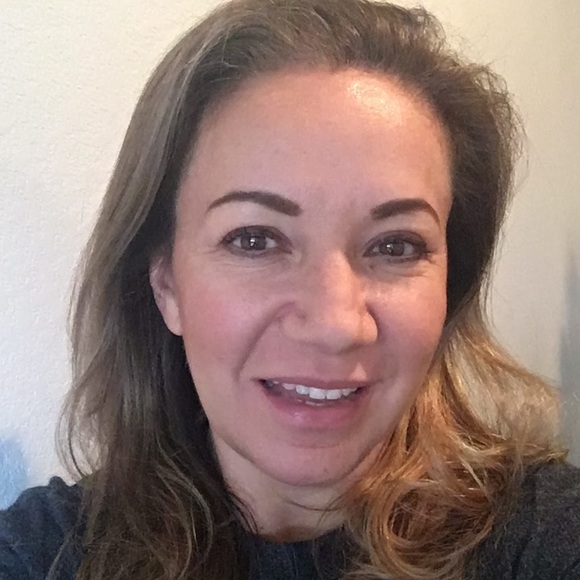 Gina Cunyus - Poshmark Profile Picture of Gina Cunyus (@ginacunyus) on Poshmark