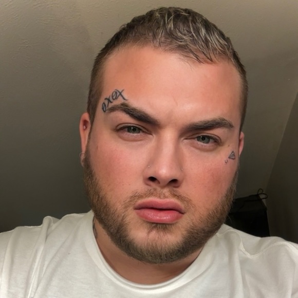 Profile Picture of Donovan Keith (@donovan_keith) on Poshmark