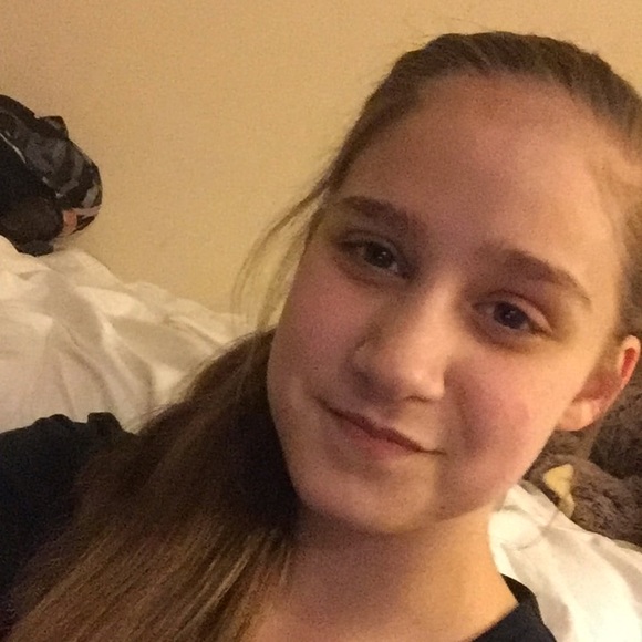 Profile Picture of Mackenzie Carroll (@mackenzielou615) on Poshmark