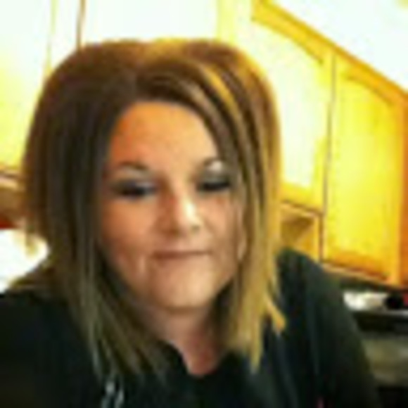 Profile Picture of Brittany Brundle (@brundlegirl) on Poshmark