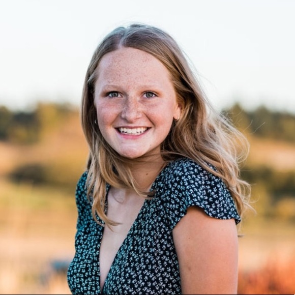 Profile Picture of Morgan Tveter (@morgantveter) on Poshmark