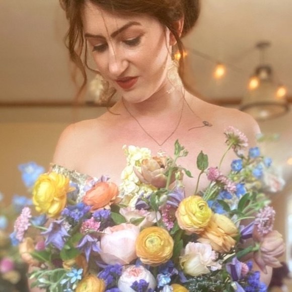 Profile Picture of Arielle Daxon (@arielledaxon) on Poshmark