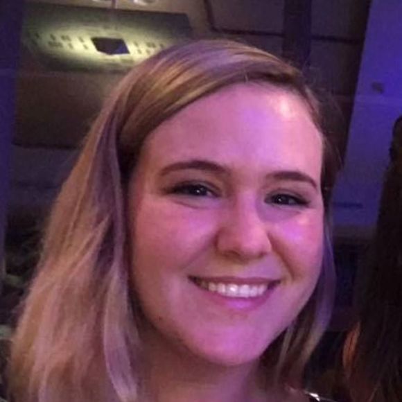 Profile Picture of Lindsey Cantin (@lindsey_cantin) on Poshmark