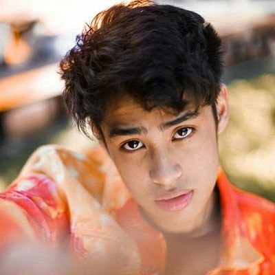 Profile Picture of Florence Serranoon Twitter