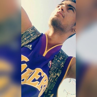 Profile Picture of Kennedy Washington (@KennedyBush98) on Twitter