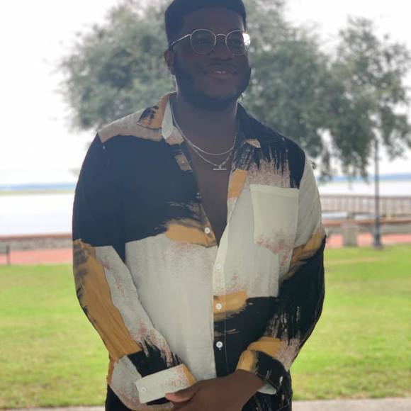 Profile Picture of Devin Hightower (@hightowerd96) on Poshmark