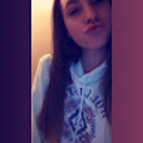 Profile Picture of Jess Conley (@jessconley153) on Poshmark