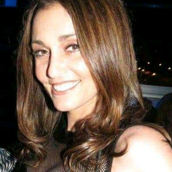 Profile Picture of Priscilla Lampasona (@dolcesil) on Poshmark