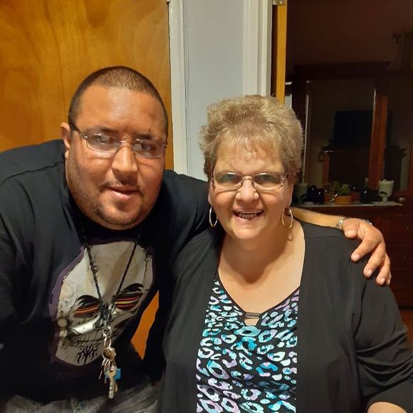 Diane Cocchiara - Poshmark Profile Picture of Diane Cocchiara (@redclover44) on Poshmark