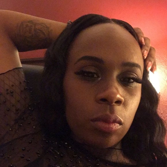 Profile Picture of Alexis Crowell (@crowellalexis) on Poshmark