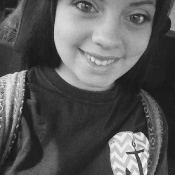 Profile Picture of Bailey Purvis (@baileylaine16) on Poshmark