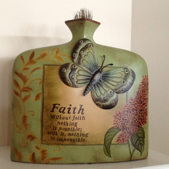 Profile Picture of Debbie Wilson (@pearlybaby) on Poshmark