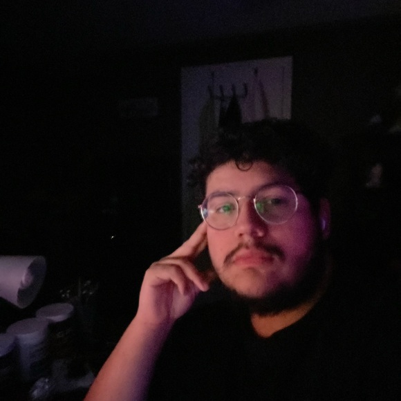 Profile Picture of Rigoberto Flores (@rflo625) on Poshmark