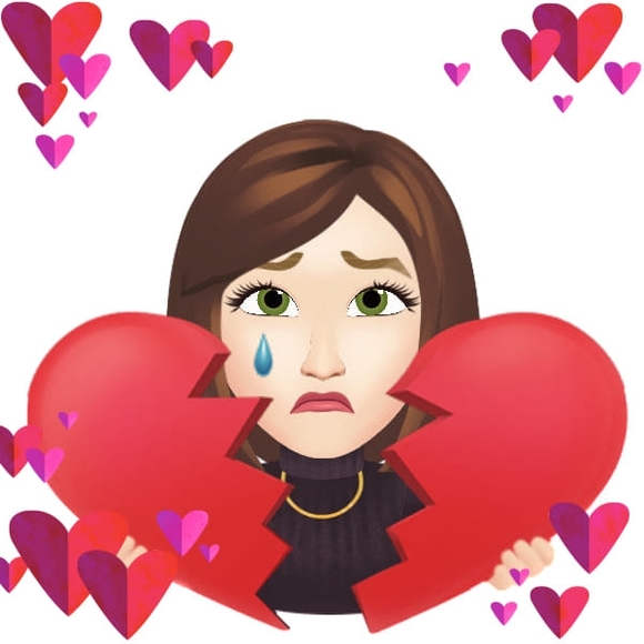 Profile Picture of Ruth Steele (@ruthsteele) on Poshmark