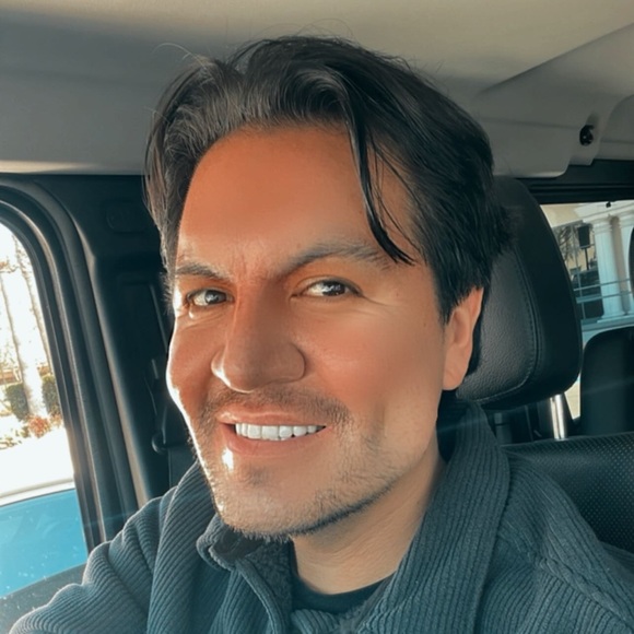 Profile Picture of Ray Linton (@raylinton) on Poshmark