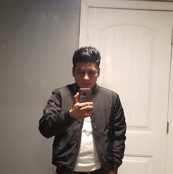 Profile Picture of Xavier Zantos (@javier270santos) on Poshmark