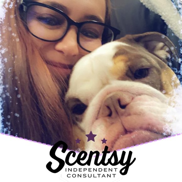 Profile Picture of Jessica Estrada delk (@delkchris) on Poshmark