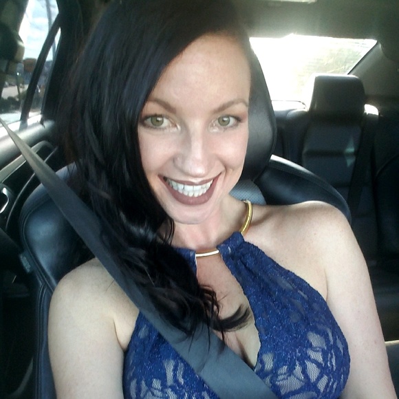 Profile Picture of Cara Hoglan (@cara8683) on Poshmark